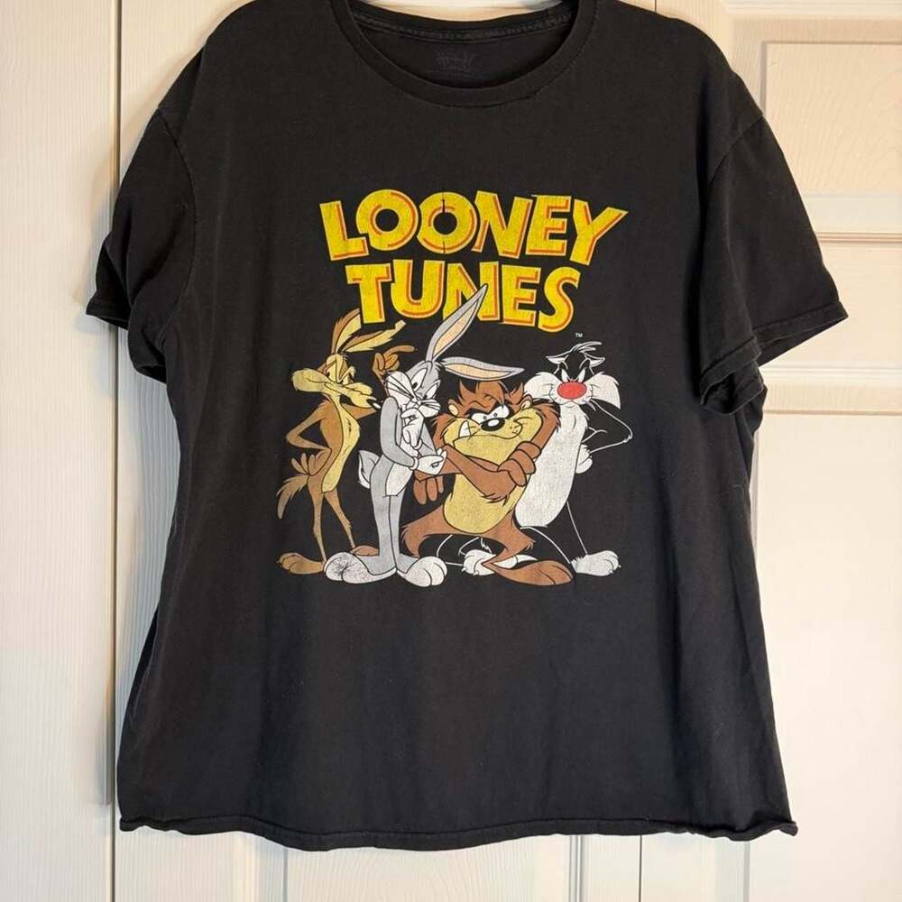 Looney Tunes Character Graphic Black T-Shirt